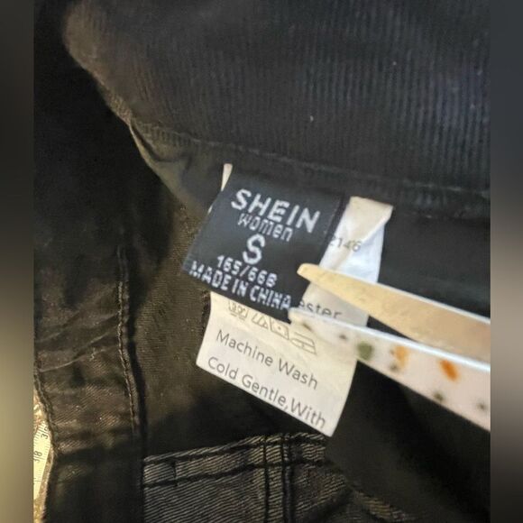 SHEIN High-Waisted Frayed Seam Mom Jeans Black Size S - Picture 4 of 5